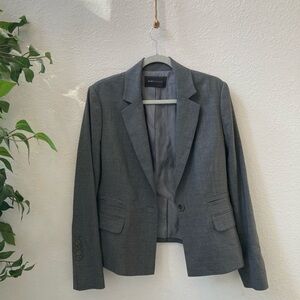 BCBG MaxAzria Gray Tailored Wool Blazer – Size L 💫